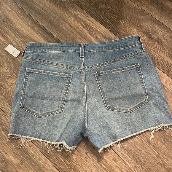 Old Navy Size 12 Jean Shorts - Picture 3 of 3